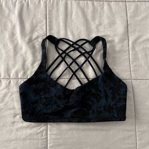 Lululemon sports bra